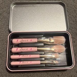 Hera 4 piece makeup brush set